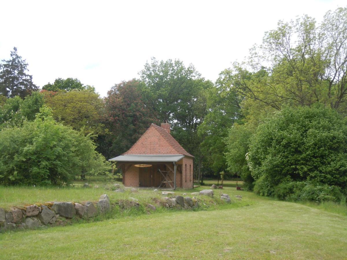 Schmiede Der Wasserburg Liepen Gielow 外观 照片